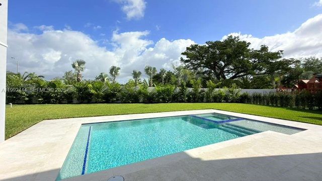 19708 NE 14th Ave, Miami, FL 33179