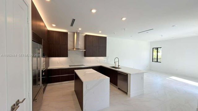 19708 NE 14th Ave, Miami, FL 33179