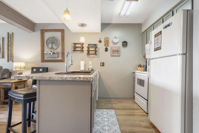 412 Notch Lane 3, Branson West, MO 65737