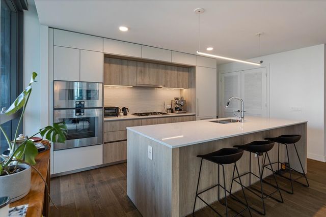 211 N Harbor Drive 409, Chicago, IL 60601