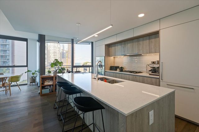 211 N Harbor Drive 409, Chicago, IL 60601