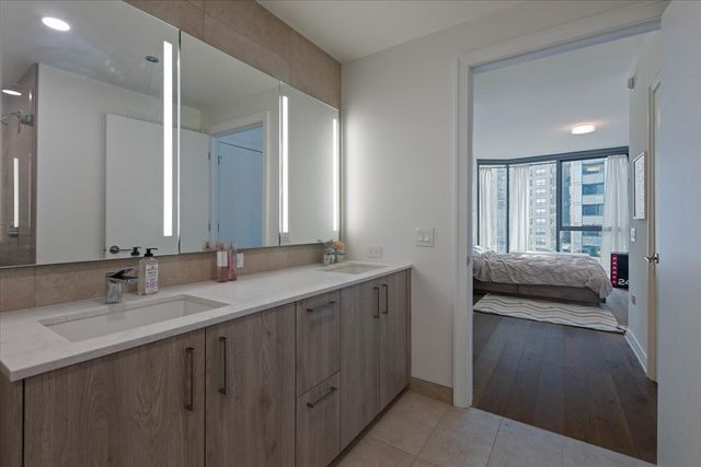 211 N Harbor Drive 409, Chicago, IL 60601