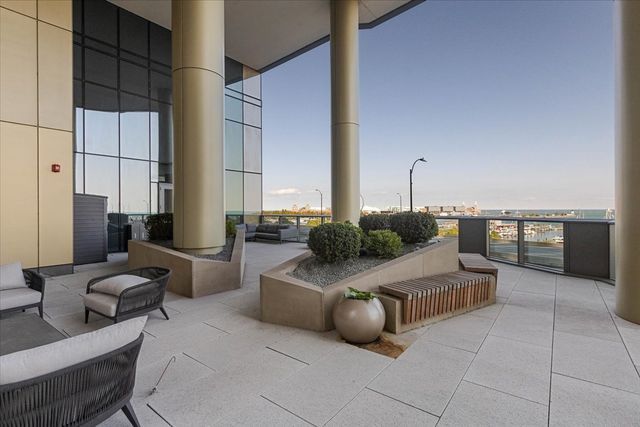 211 N Harbor Drive 409, Chicago, IL 60601