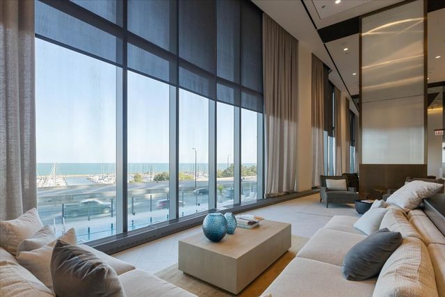 211 N Harbor Drive 409, Chicago, IL 60601