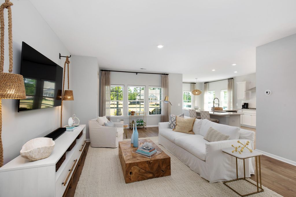 Image 8 of property listing at 1050 Red Turnstone Run, Summerville, SC 29485