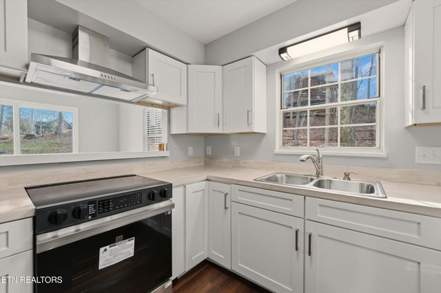 8421 Andersonville Pike, Knoxville, TN 37938