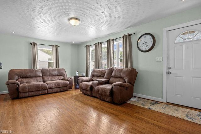 925 Avalon AVE, Chesapeake, VA 23324