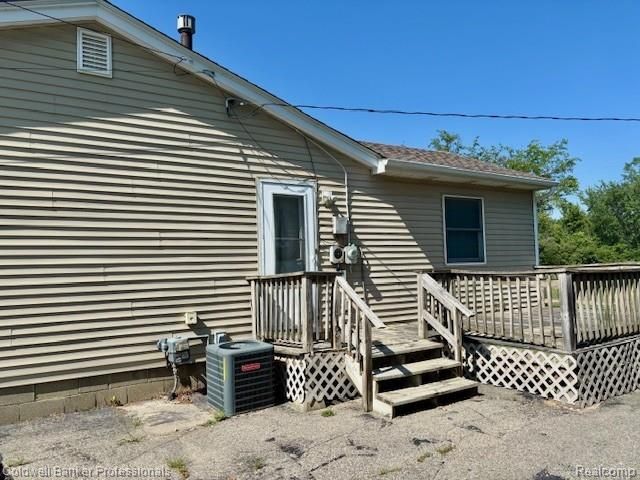 25449 Bell Road, New Boston, MI 48164