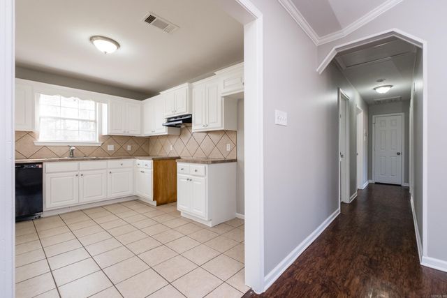 7809 Hayley Drive, Sherwood, AR 72120