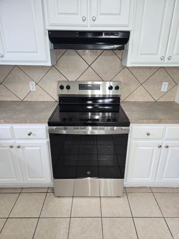 7809 Hayley Drive, Sherwood, AR 72120