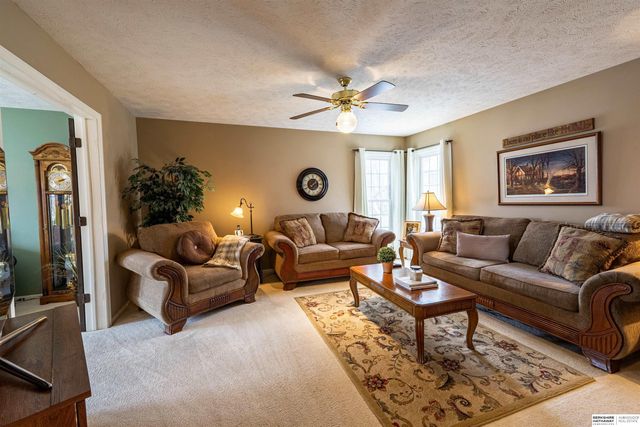 16812 M Circle, Omaha, NE 68135