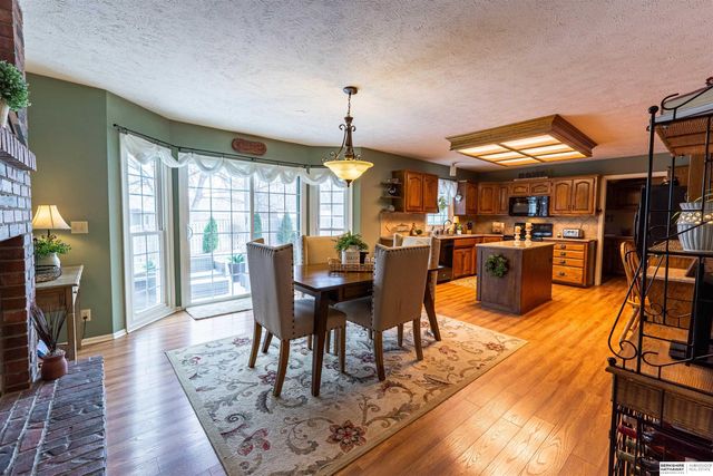 16812 M Circle, Omaha, NE 68135