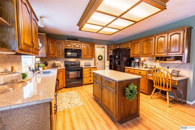 16812 M Circle, Omaha, NE 68135