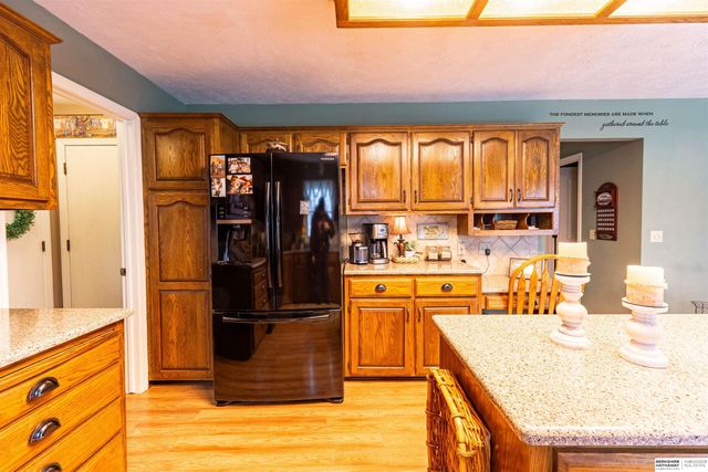 16812 M Circle, Omaha, NE 68135