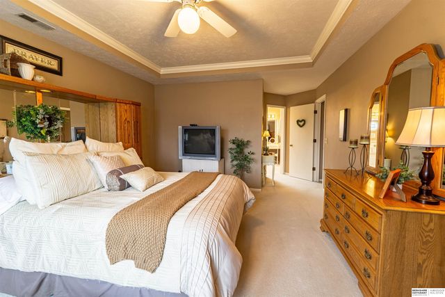 16812 M Circle, Omaha, NE 68135