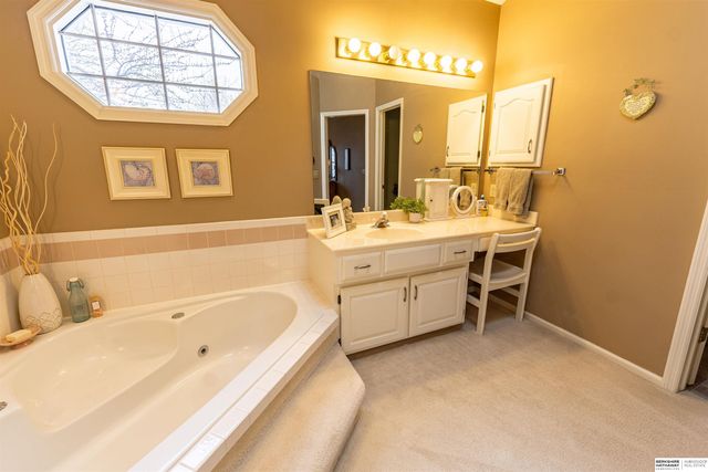 16812 M Circle, Omaha, NE 68135