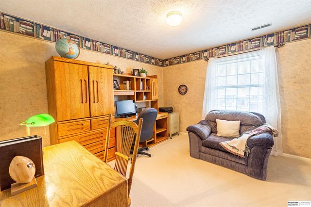 16812 M Circle, Omaha, NE 68135