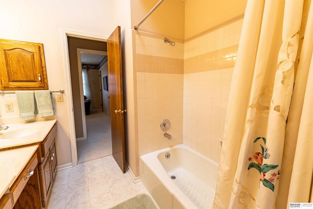 16812 M Circle, Omaha, NE 68135