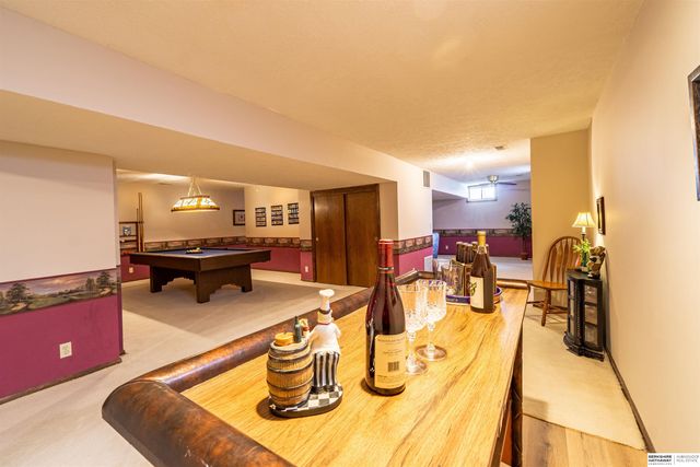 16812 M Circle, Omaha, NE 68135