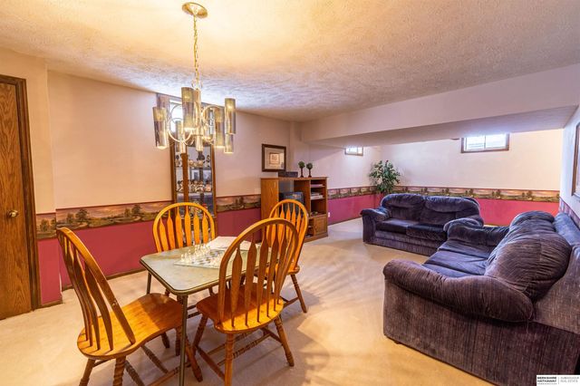 16812 M Circle, Omaha, NE 68135