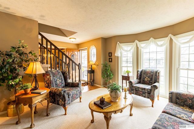 16812 M Circle, Omaha, NE 68135