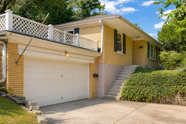 354 Indian Drive, Glen Ellyn, IL 60137