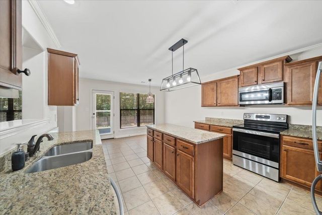 6003 ABIGAIL BLUFFS CV, Bartlett, TN 38135