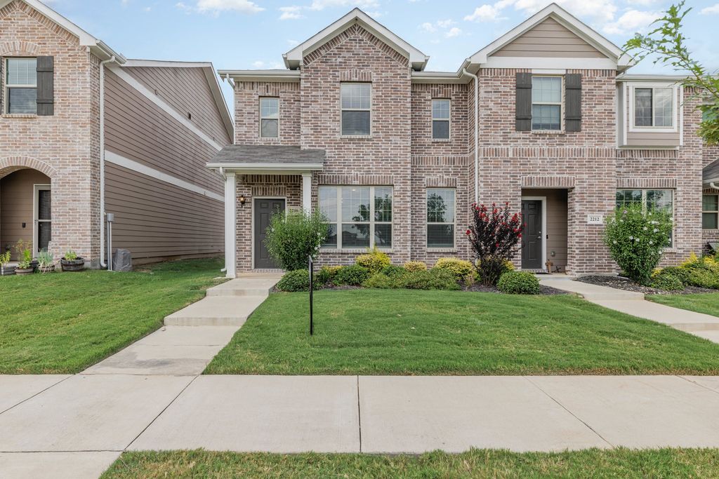2216 Canongate Drive, Denton, TX 76207