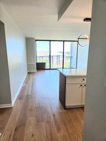 2015 S Finley Road S 900, Lombard, IL 60148