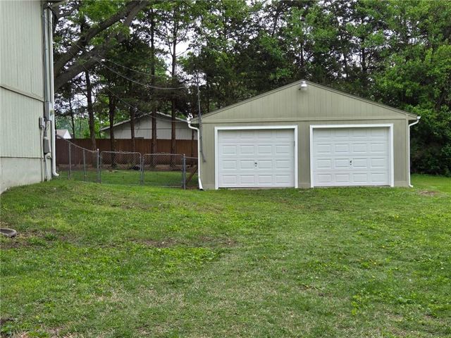17251 South Benton Street, Belton, MO 64012