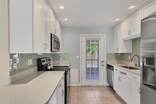 2506 TEAL AVENUE, Sarasota, FL 34232