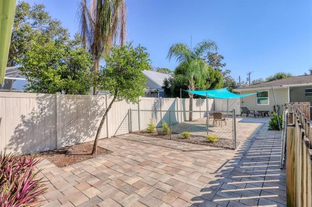 2506 TEAL AVENUE, Sarasota, FL 34232