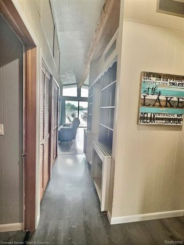 10868 Bob White Beach Boulevard, Whitmore Lake, MI 48189