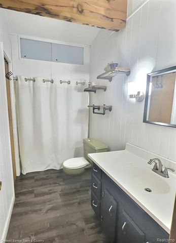 10868 Bob White Beach Boulevard, Whitmore Lake, MI 48189