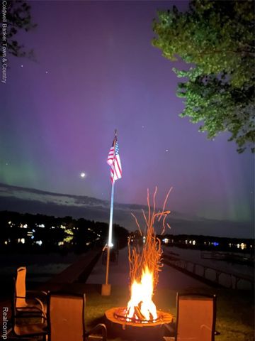 10868 Bob White Beach Boulevard, Whitmore Lake, MI 48189