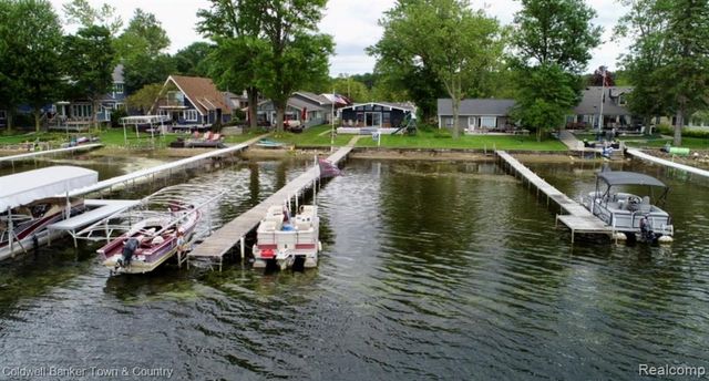 10868 Bob White Beach Boulevard, Whitmore Lake, MI 48189