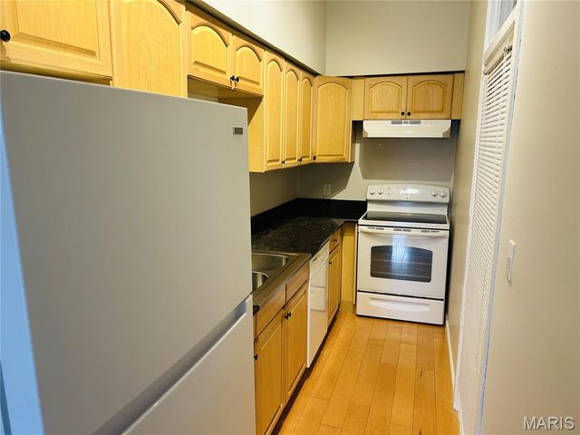 905 Park Avenue, St Louis, MO 63104