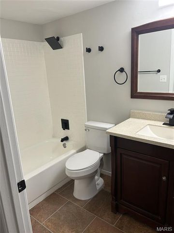 905 Park Avenue, St Louis, MO 63104