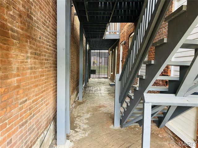 905 Park Avenue, St Louis, MO 63104