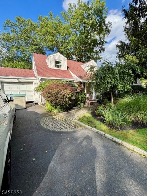 70 Mayfair Dr, West Orange Twp., NJ 07052 — photo 2