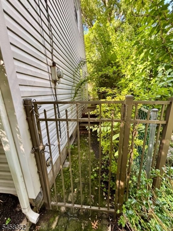 70 Mayfair Dr, West Orange Twp., NJ 07052 — photo 4