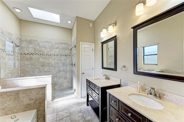 5045 82ND WAY E, Sarasota, FL 34243