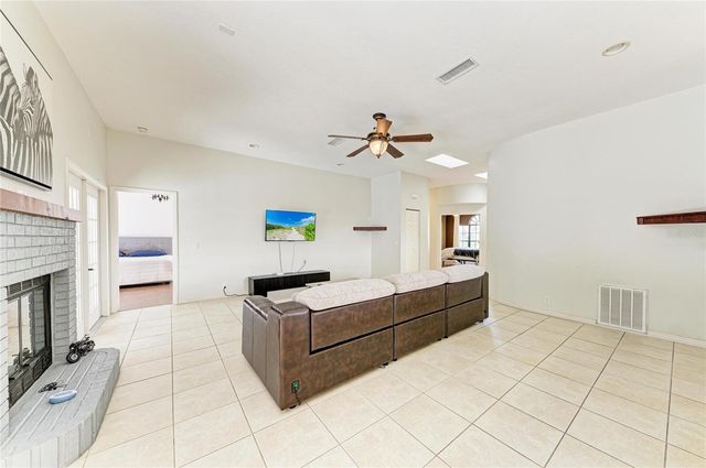 5045 82ND WAY E, Sarasota, FL 34243