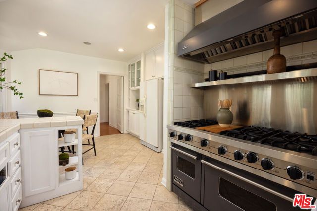 2222 Camden Avenue, Los Angeles, CA 90064