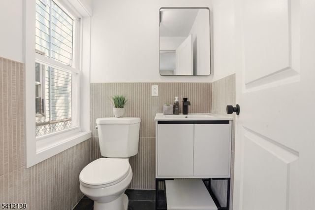 74 Lindsley Ave, Newark City, NJ 07106