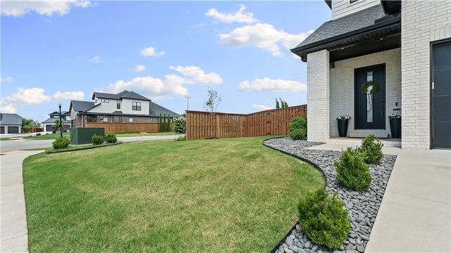 6601 SW First Light Street, Bentonville, AR 72713