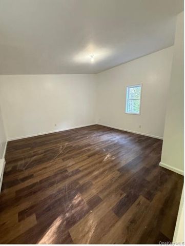 82 High Rock Road, West Coxsackie, NY 12192