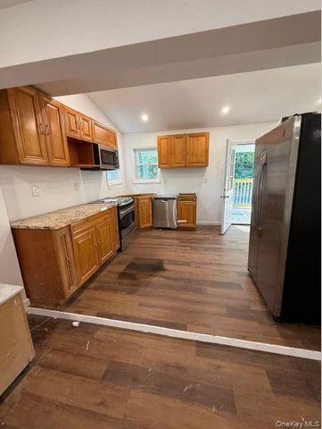 82 High Rock Road, West Coxsackie, NY 12192