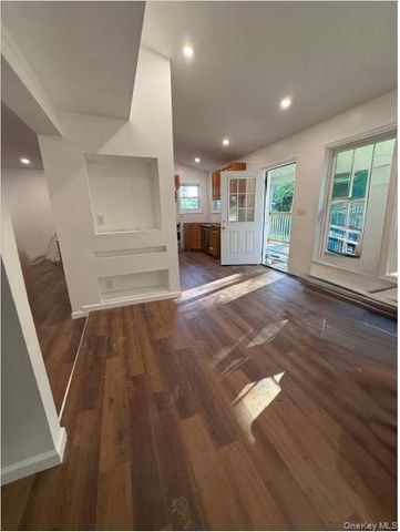 82 High Rock Road, West Coxsackie, NY 12192