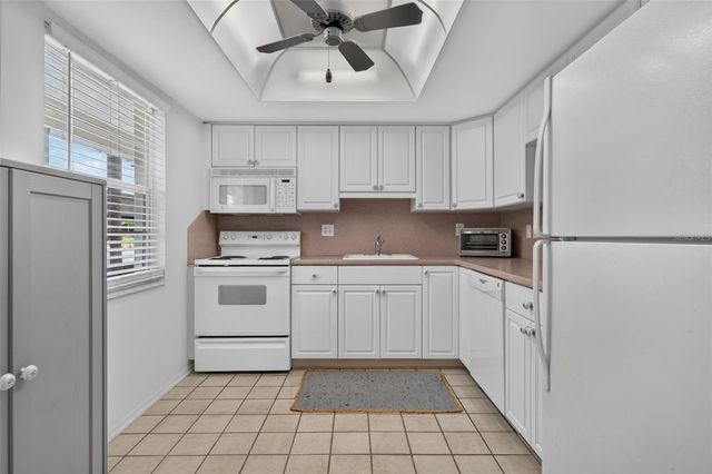 4390 EXETER DRIVE 107, Longboat Key, FL 34228